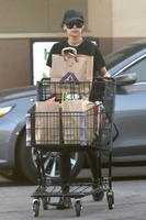 naya-rivera-out-for-grocery-shopping-in-los-angeles-01-17-2018-9